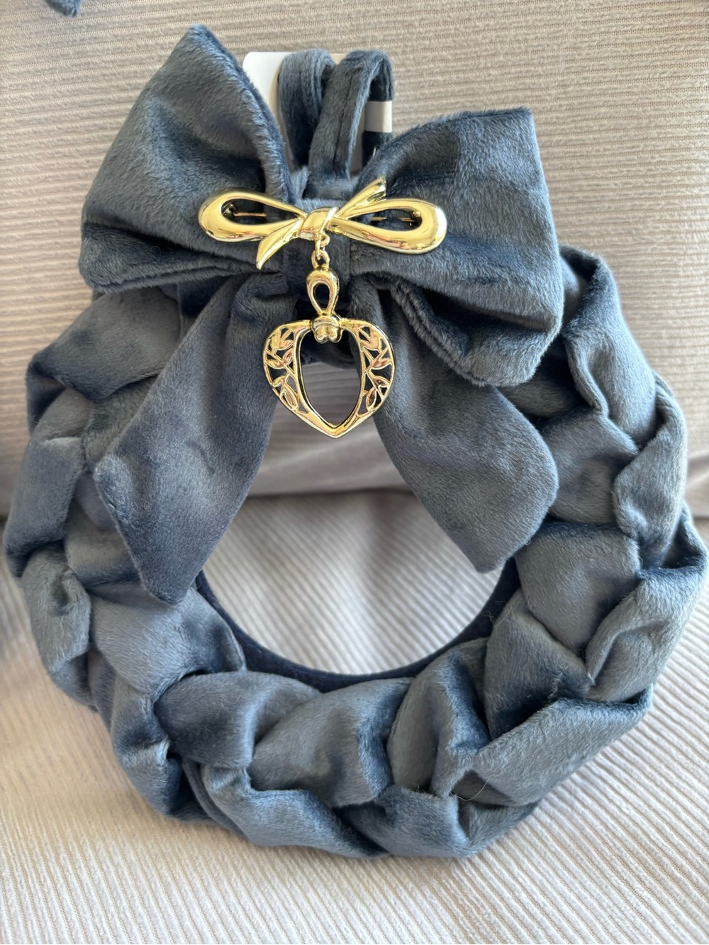 Plush velvet Braided wreath with Gold Heart Brooch